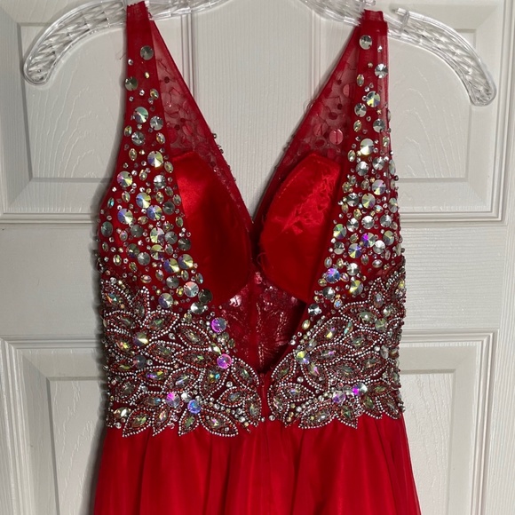 EUC! Jovani Size 2 Red Jewel / Sequin Chiffon Party Dress Short Homecoming - Picture 2 of 3